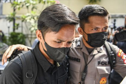 Potret Bharada E setelah memenuhi panggilan Komnas HAM. /M RISYAL HIDAYAT/ANTARA FOTO