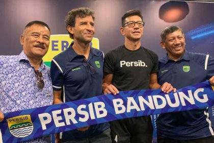 Potret Luis Milla dan Jajaran Manajemen Persib Bandung