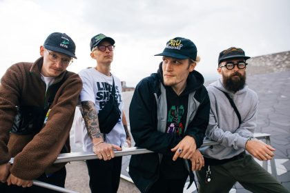 Potret Neck Deep