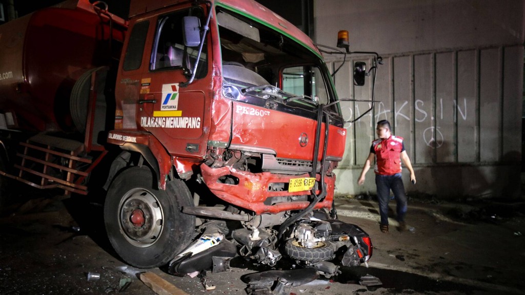 Kecelakaan Maut Truk Tangki Di Cibubur; Pertamina Minta Maaf